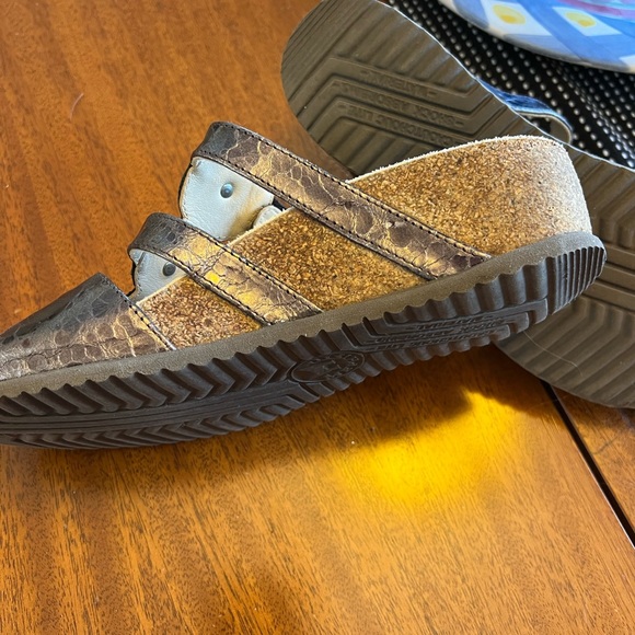 Mephisto Sandals Slides Strappy Jeweled Bronze - Picture 3 of 5